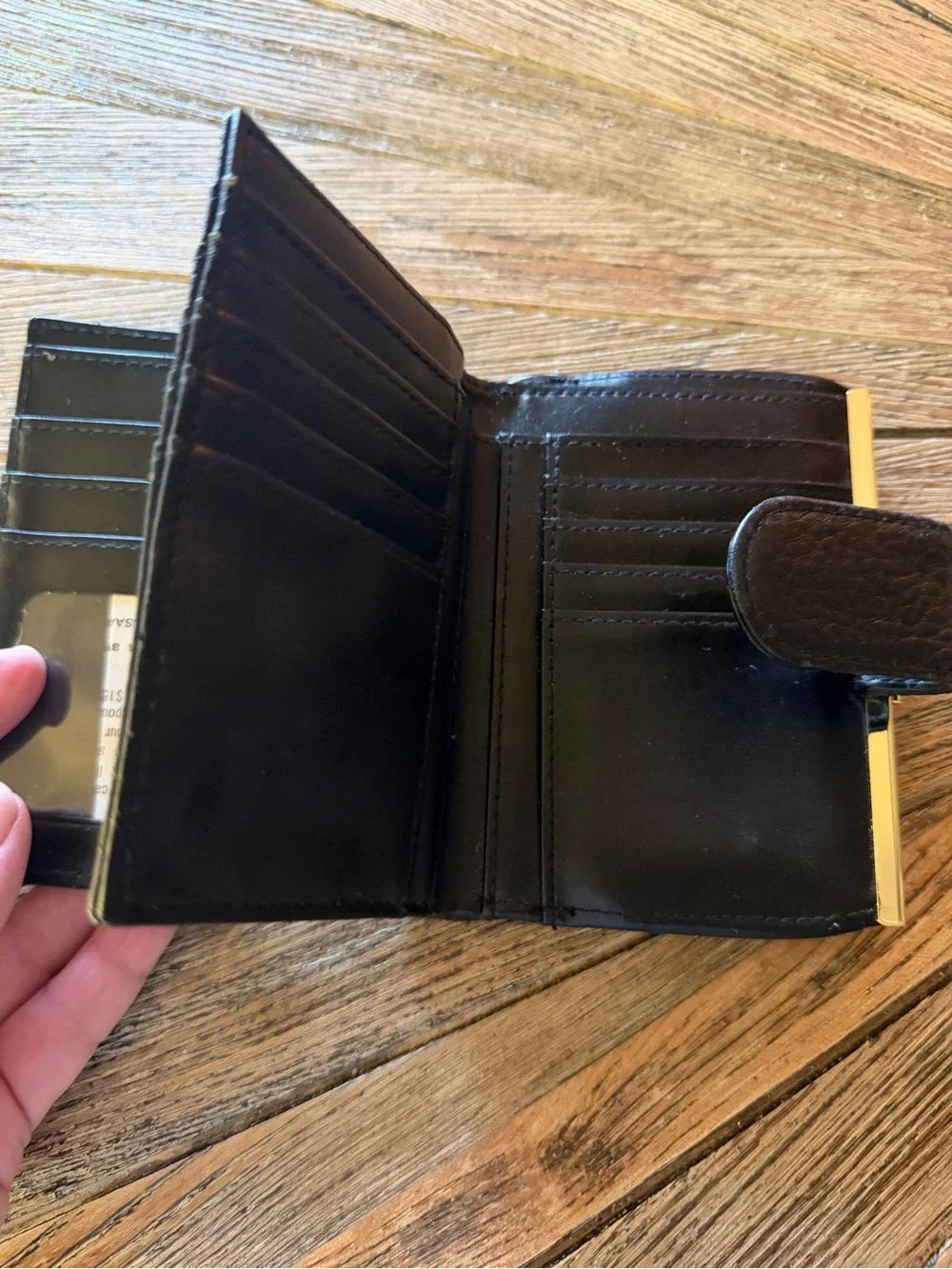 Buxton Women’s black Leather Trifold Wallet multi card compartment organizer